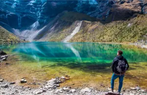 humantay_lagoon_landscape