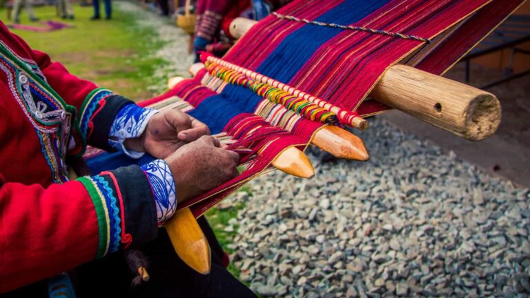 THE ANDEAN WEAVINGS WORLD